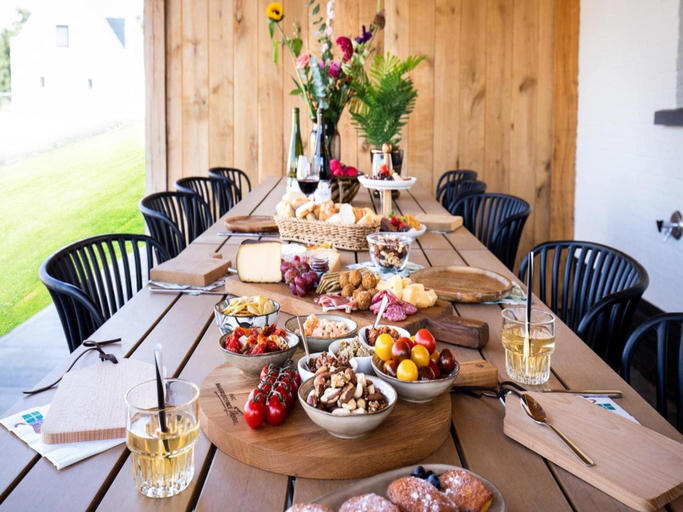 Food & Drinks, Luxe 6p villa in Thorn, Thorn