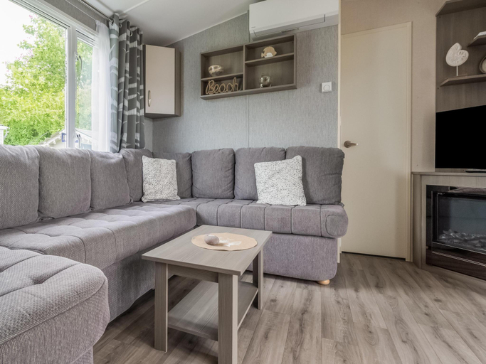 Interior view 3, Luxury chalet with garden in quiet location in Renesse, Schouwen-Duiveland