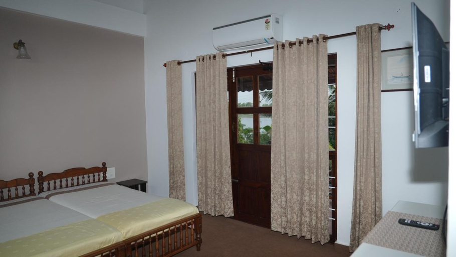Bedroom 2, Avees River Gardens, Alappuzha