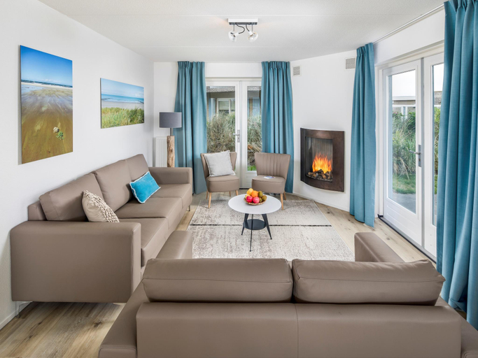Others 5, Villa near Dutch Beach with Garden Terrace, Den Helder