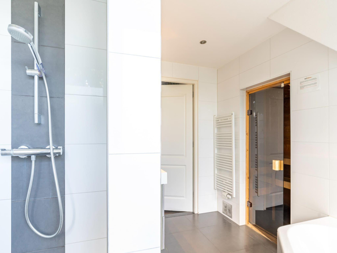 Bathroom 4, Luxury 8-person holiday villa, Texel