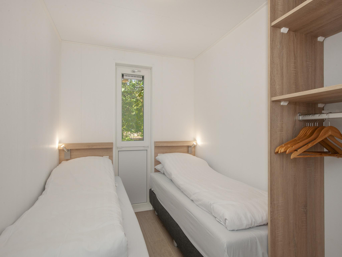 Bedroom 4, Lodge in Bospark near Nature Reserve, Mierlo
