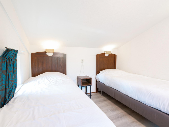 Bedroom 2, Dune Villa in Kijkduin with Sauna, The Hague