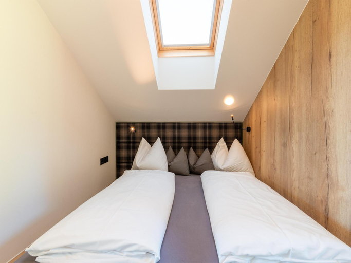 Bedroom 4, Cosy chalet in Wolting with natural swimming pond, Tamsweg