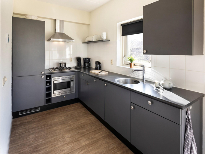 Others 4, Villa with hot tub and jacuzzi, De Wolden