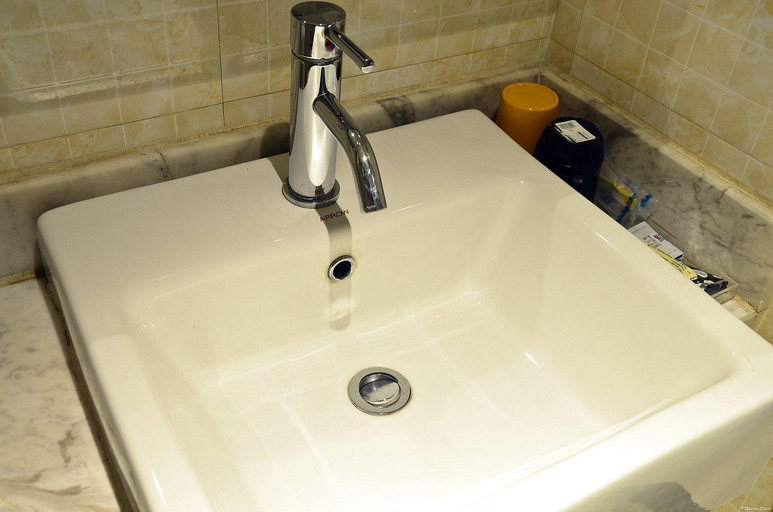 Bathroom 2, Ming Yue Business Hotel, Datong