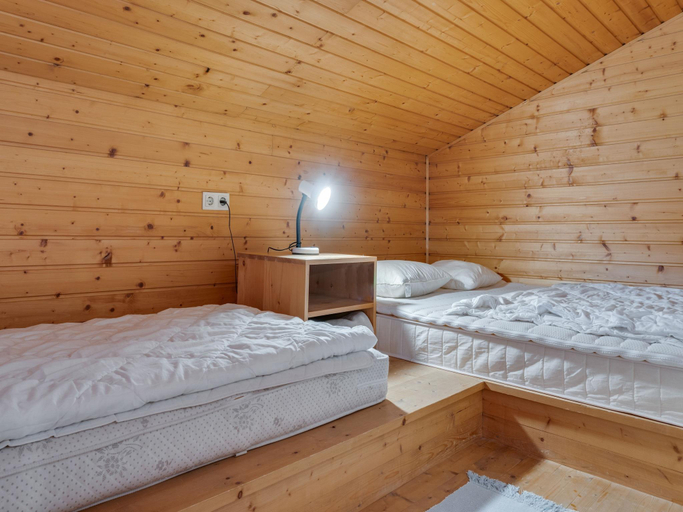 Bedroom 2, Chalet in Maishofen near Ski Slopes, Zell am See