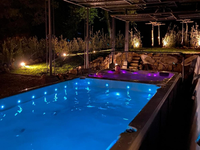 Sport & Beauty 2, Luxurious villa with heated pool, Namur