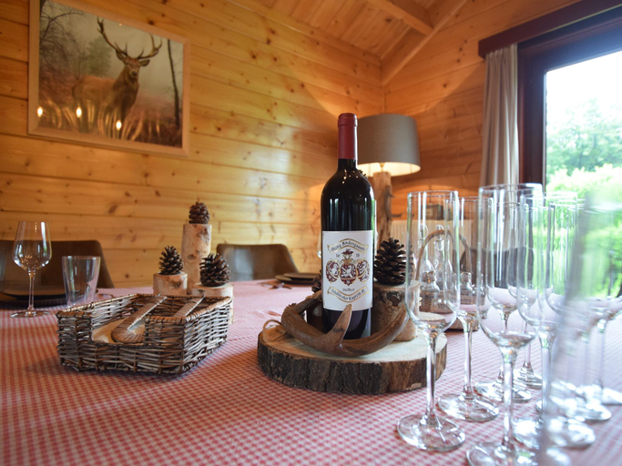 Food & Drinks 4, Splendid Chalet in Durbuy with Garden, Namur