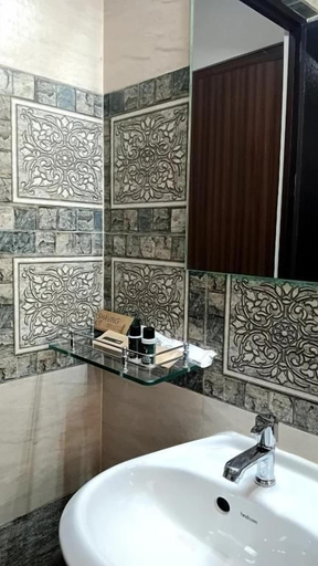 Bathroom 5, White Dove Luxurious Boutique Hotel, Kamrup