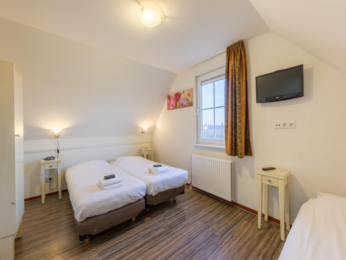 Bedroom 3, Villa in Arcen with Thermal Baths Access, Arcen en Velden