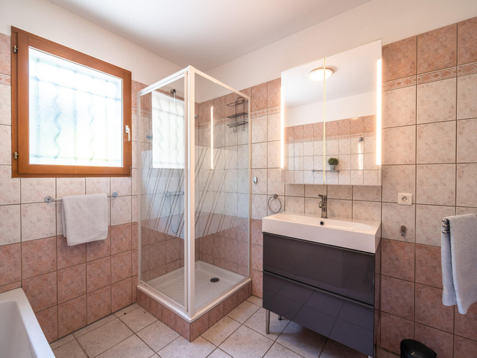 Bathroom 5, Relaxing Villa Near Lake & Beaches, Hérault