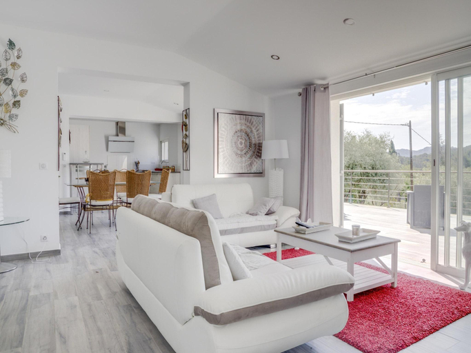 Restaurant 5, Villa in La Cadière-d'Azur with Private Pool, Var