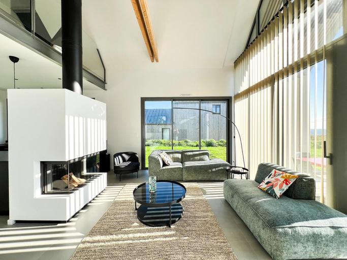 Interior view 4, Architect-designed villa with sea view, Finistère
