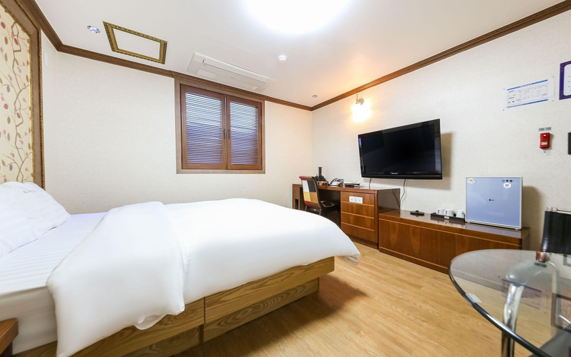 Bedroom 3, Gunsan Alice Hotel, Gunsan