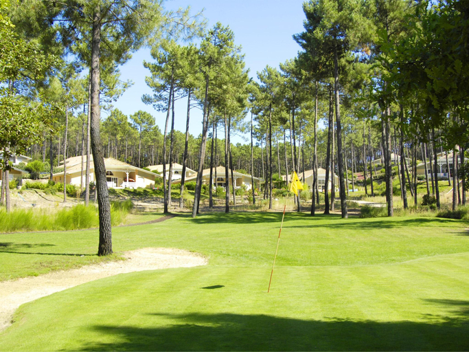 Garden, Luxury Golf & Ocean Villa Escape, Gironde