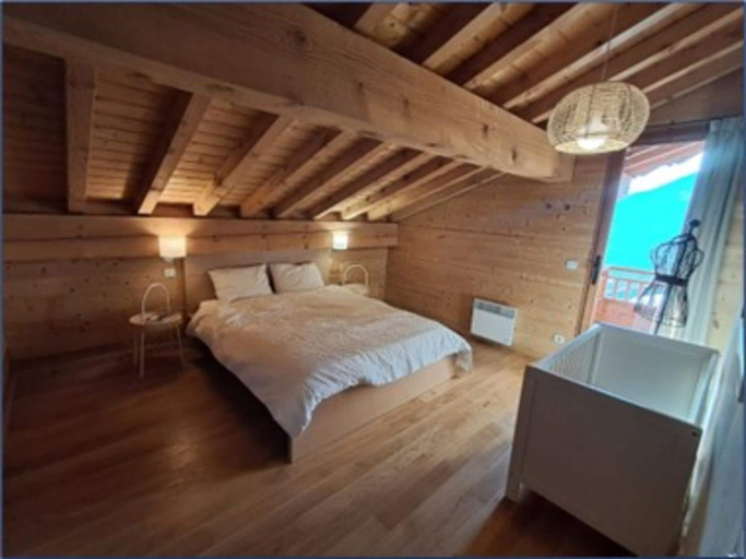 Bedroom 4, Charming Ski Lodge in Saint François Longchamp, Savoie