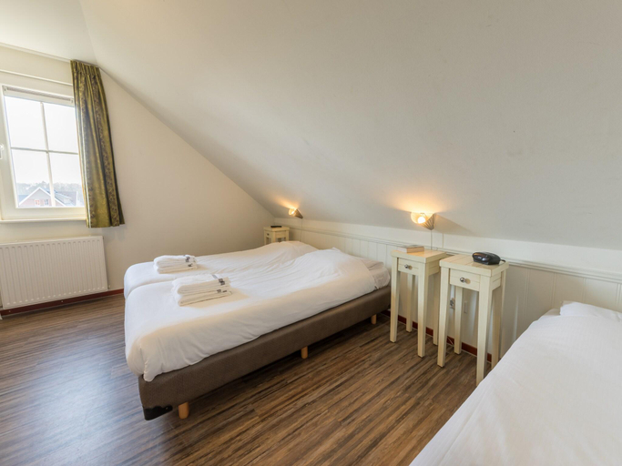 Bedroom 2, Villa in Klein Vink with Private Garden, Arcen en Velden