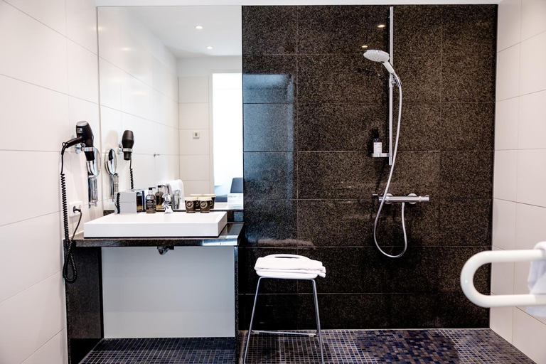 Bathroom 4, Motel One Frankfurt Messe, Frankfurt am Main