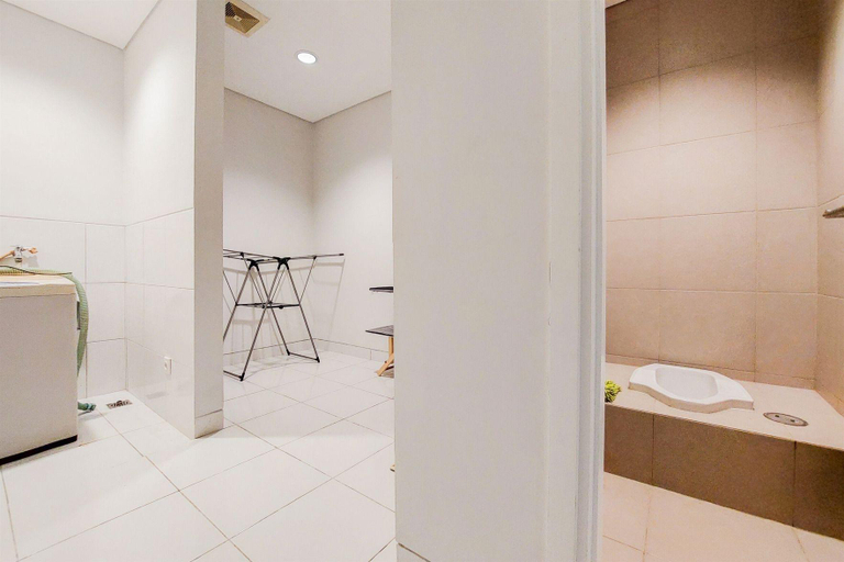 3, Elegant And Spacious 2Br At Paddington Heights Apartment, Tangerang