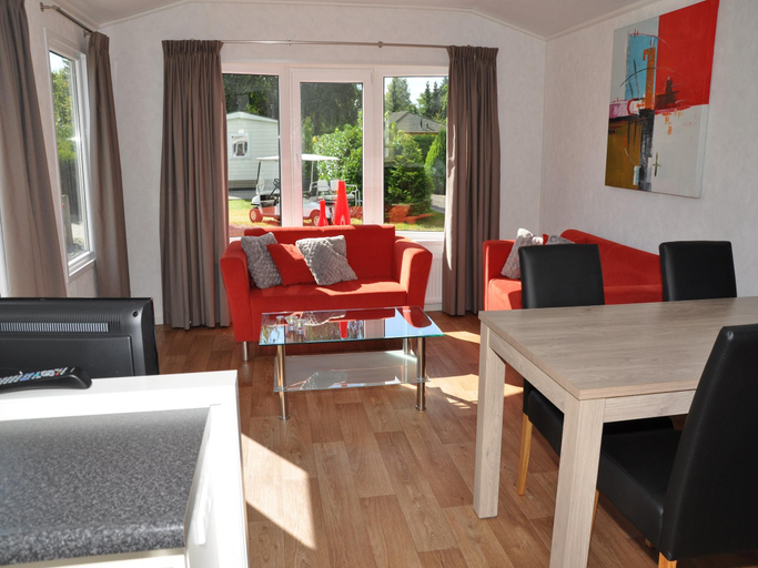 Others 4, Chalet in Parc de Kievit with Private Garden, Baarle-Nassau