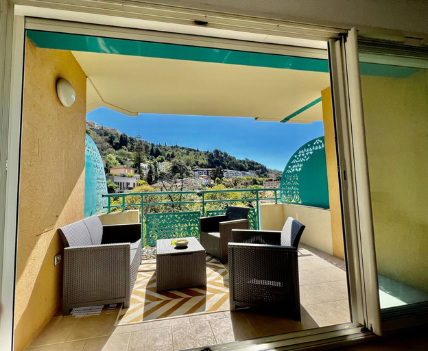 Room 2, Quiet Studio Swimming Pool Roquebrune, Alpes-Maritimes