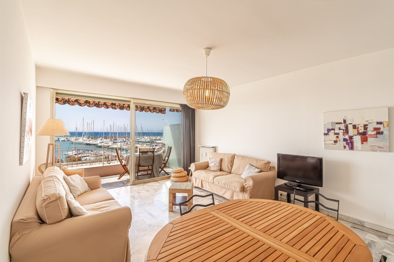 Room 3, Menton Garavan 2BR by the sea Parking, Alpes-Maritimes