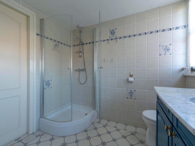 Bathroom 3, Villa in Callantsoog near Beach & Sea, Zijpe