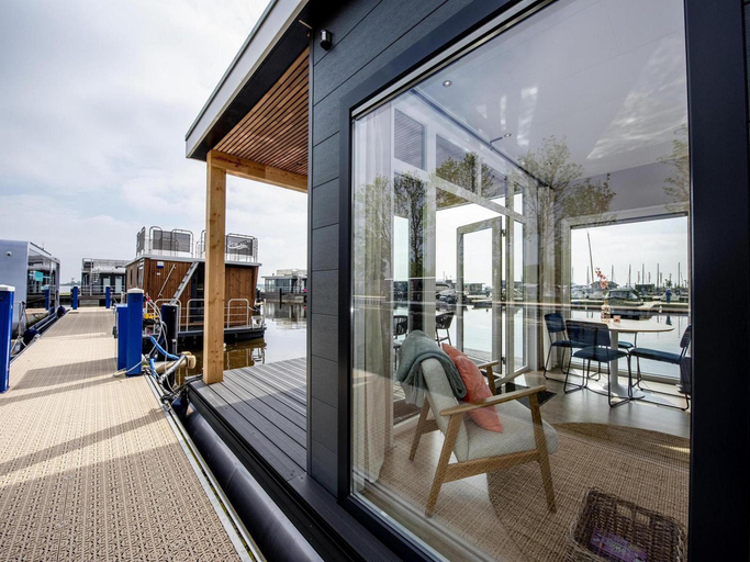 Balcony/terrace 3, Houseboat in Sneek with Lake Views, Sneek