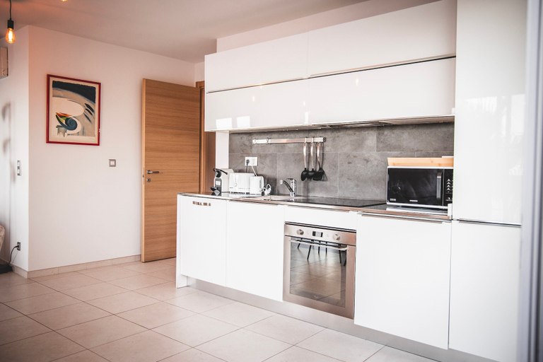 Room 3, Wake Up to the Sea Duplex Apartment Near Monaco, Alpes-Maritimes