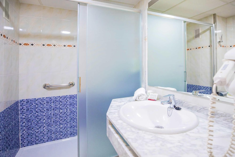 Bathroom 4, Servigroup Rialto, Alicante