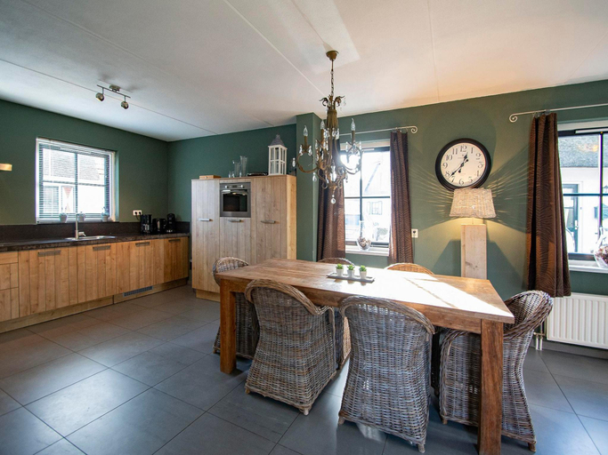 Food & Drinks 5, Villa in Callantsoog with Whirlpool and Beach, Zijpe
