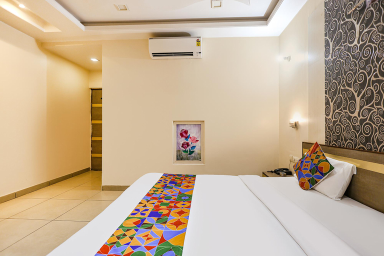 Bar 5, Fabhotel Satyam Inn, Jaipur