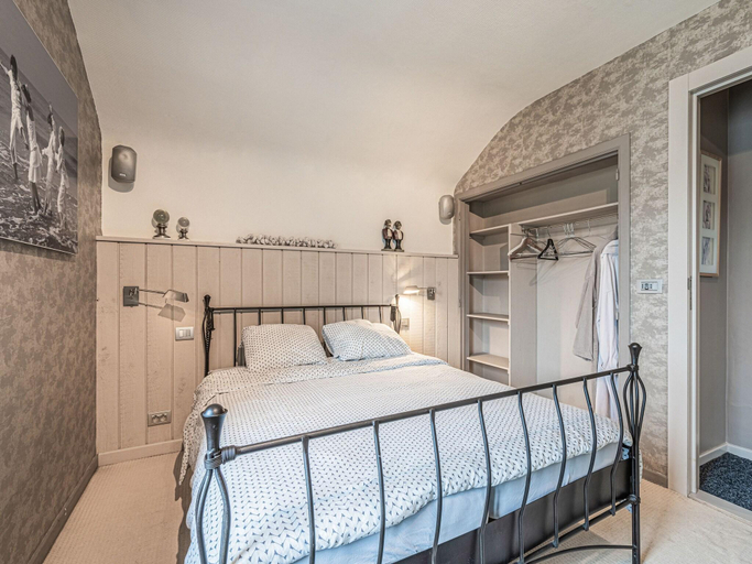 Bedroom 2, Nice holiday home in Westende-Bad with sauna and pingpong, West-Vlaanderen