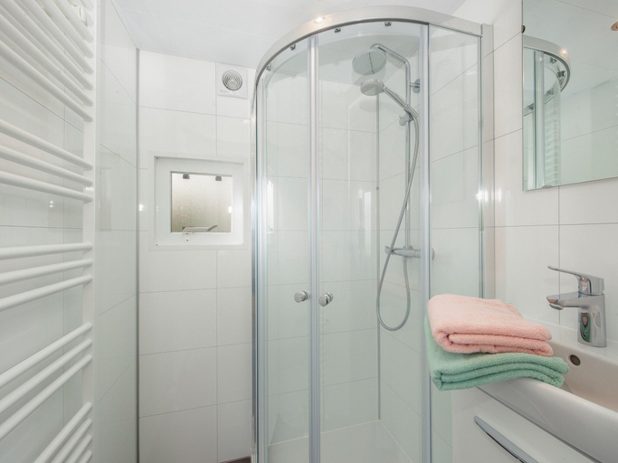 Bathroom, Chalet in Arcen with Private Terrace, Arcen en Velden