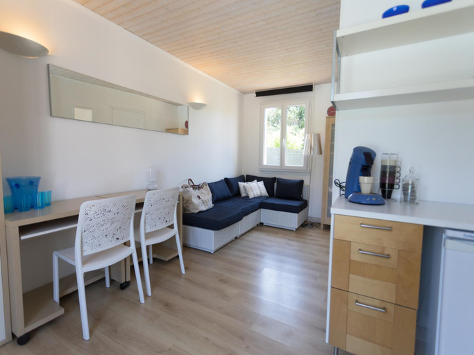 Interior view 2, Spacious villa with heated pool and EV charger, Aude