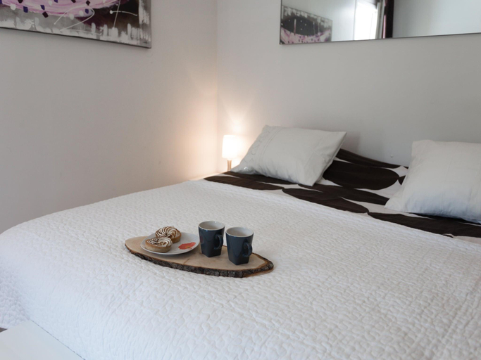 Bedroom 3, Spacious villa with heated pool and EV charger, Aude