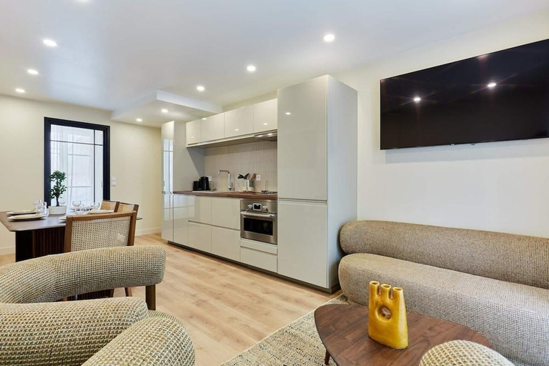 Exterior view 2, Superb apartment Center of Paris, Paris