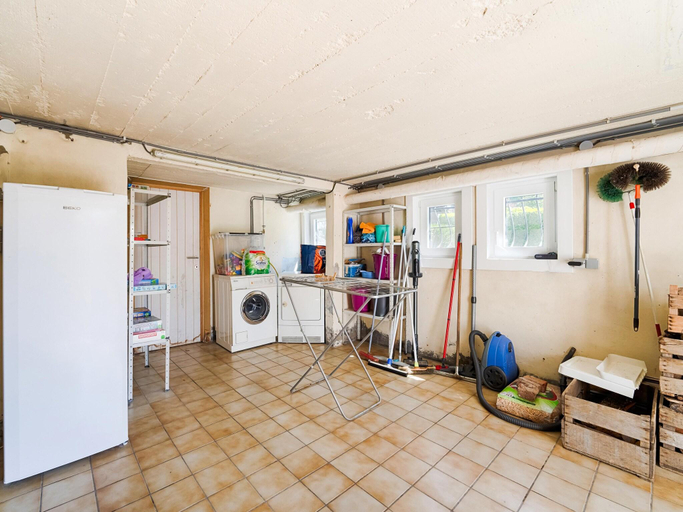 Kitchen, Villa Borgloon with Blossom Views and Jacuzzi, Limburg