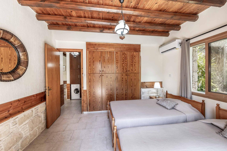 Bedroom 2, Villa Anna Argaka