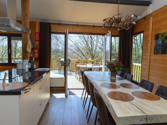 Food & Drinks 5, Chalet in Manhay for 9 Person, Luxembourg