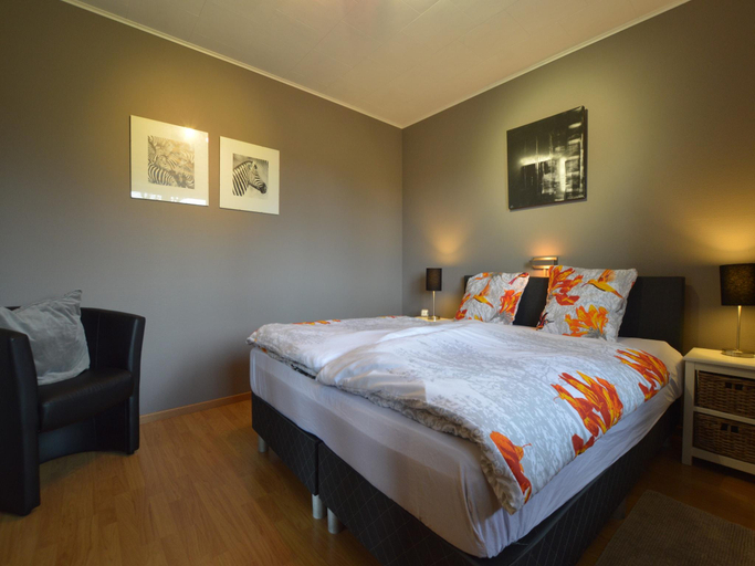 Bedroom 2, Cozy Chalet with Pond, Malmedy, Liège