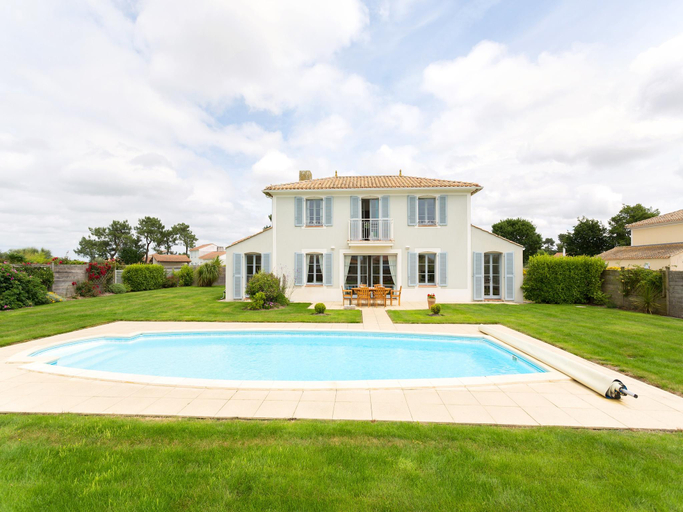 Sport & Beauty 2, Serene Loire Valley Villa, Vendée