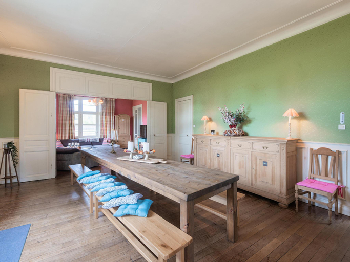 Food & Drinks 4, Holiday home adjoining a chateau., Ardennes