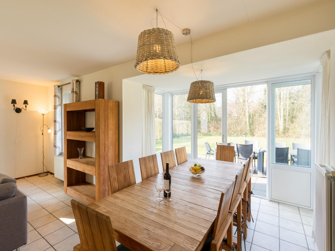 Food & Drinks 4, Villa in De Banjaard with Sauna, Noord-Beveland