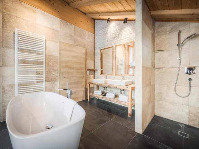 Bathroom 5, Luxury chalet with sauna in a willow roof, Innsbruck Land