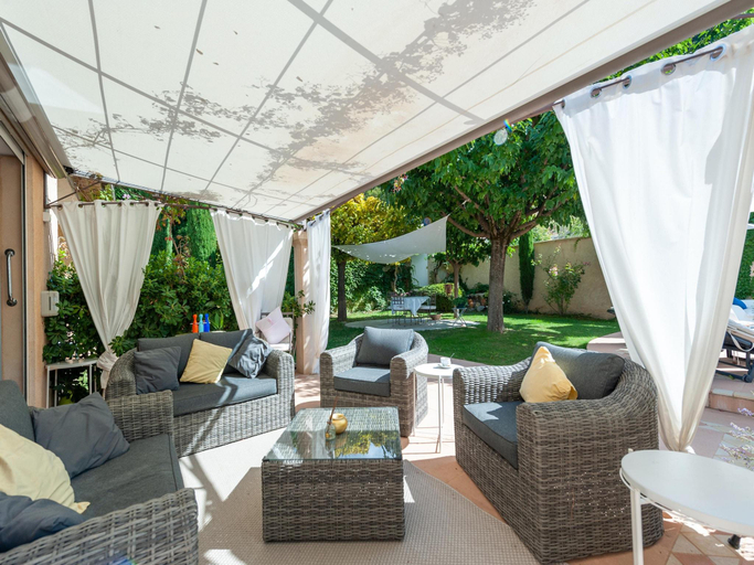 View 2, Elegant villa in Les Mées with garden, Alpes-de-Haute-Provence