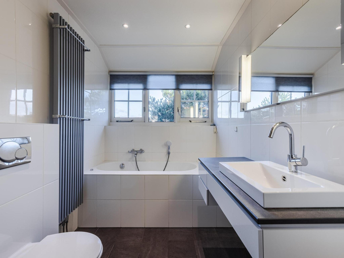 Bathroom 4, Thatched Villa Near the Beach, Ameland