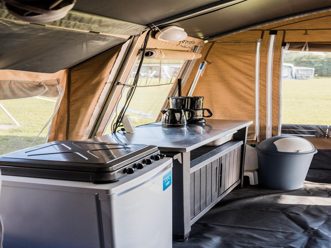 Kitchen, Tent Lodge by Echternach & Eifel Nature Park, Eifelkreis Bitburg-Prüm