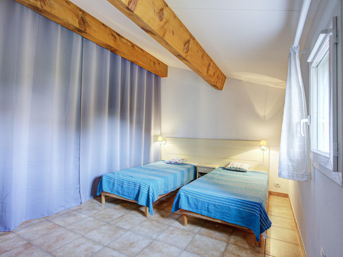 Bedroom 5, Quiet 6-Guest Apartment in Homps, Aude